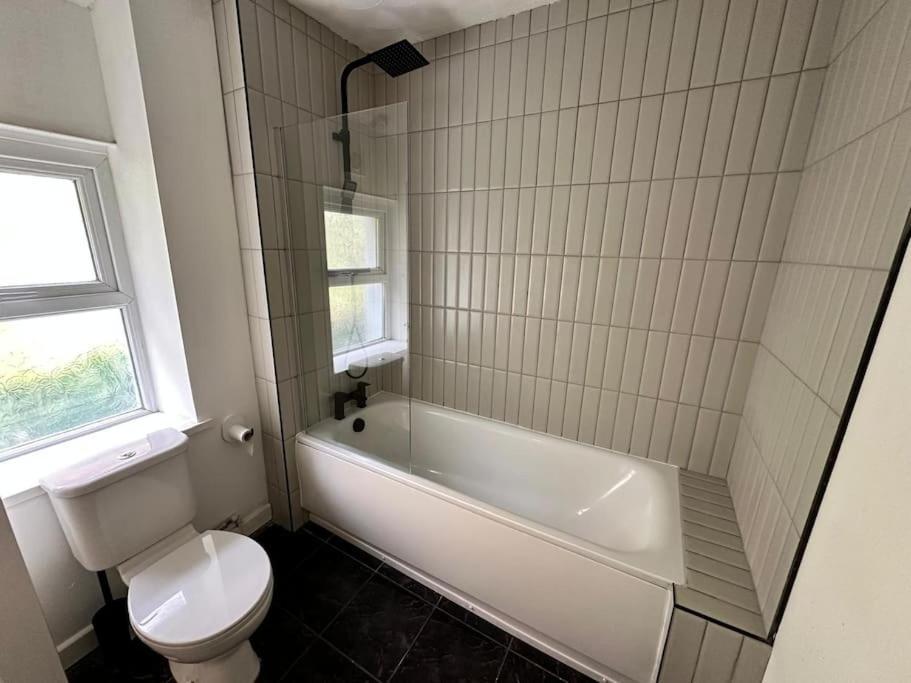 Stylish Miners Cottage At North Rd Porth  Екстер'єр фото